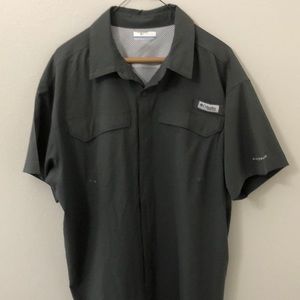 Columbia short sleeve Button up